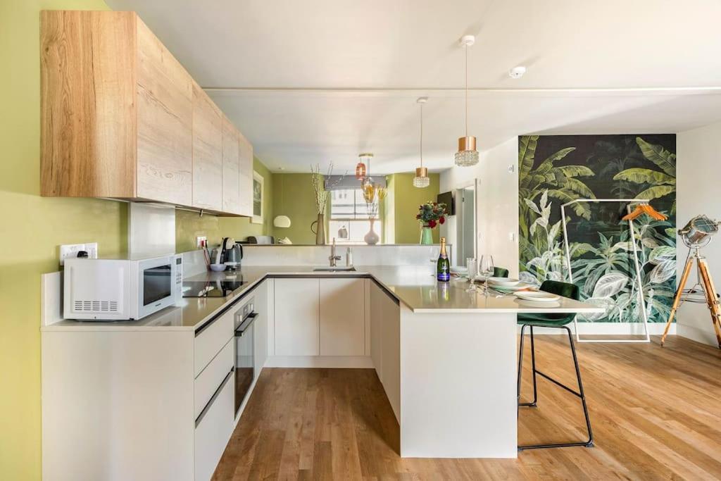 Shamrock, Bowness On Windermere, Superb One Bedroom Apartment With Private Parking Экстерьер фото